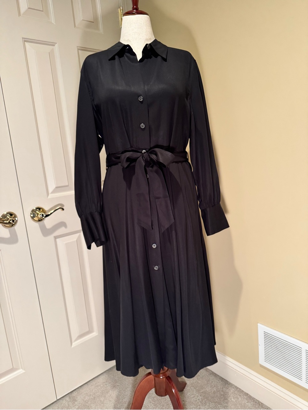 Banana Republic Black Long-Sleeve Button-Front Midi Dress